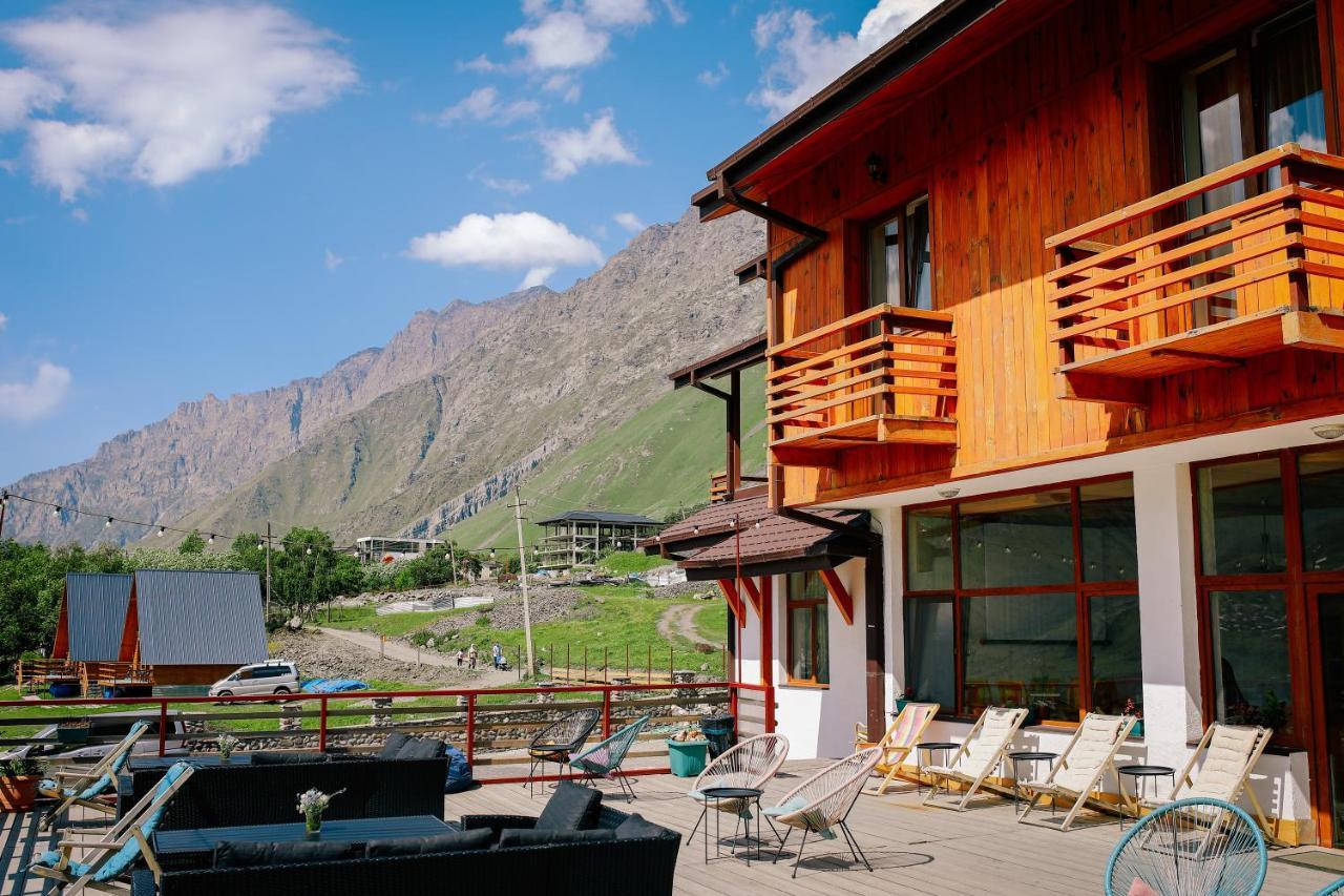 Alpenhaus Kazbegi Hotel & Restaurant المظهر الخارجي الصورة
