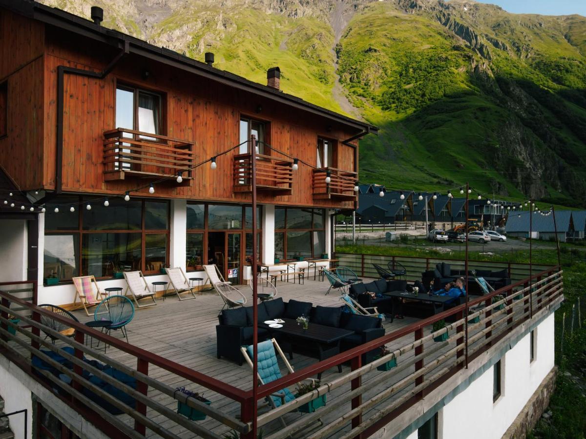 Alpenhaus Kazbegi Hotel & Restaurant المظهر الخارجي الصورة