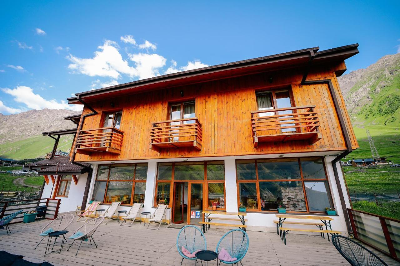 Alpenhaus Kazbegi Hotel & Restaurant المظهر الخارجي الصورة