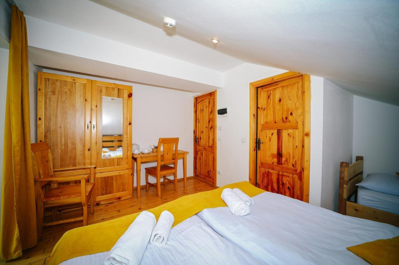 Alpenhaus Kazbegi Hotel & Restaurant المظهر الخارجي الصورة