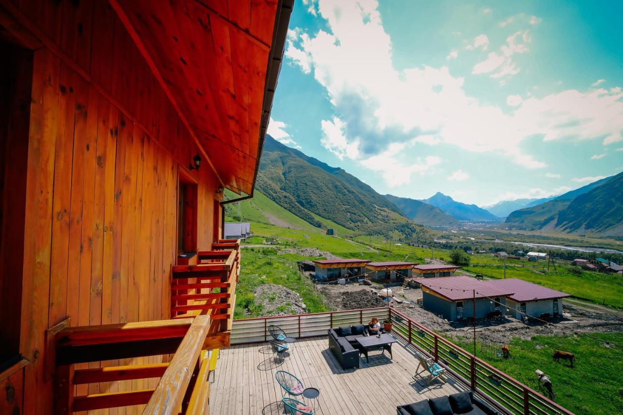Alpenhaus Kazbegi Hotel & Restaurant المظهر الخارجي الصورة