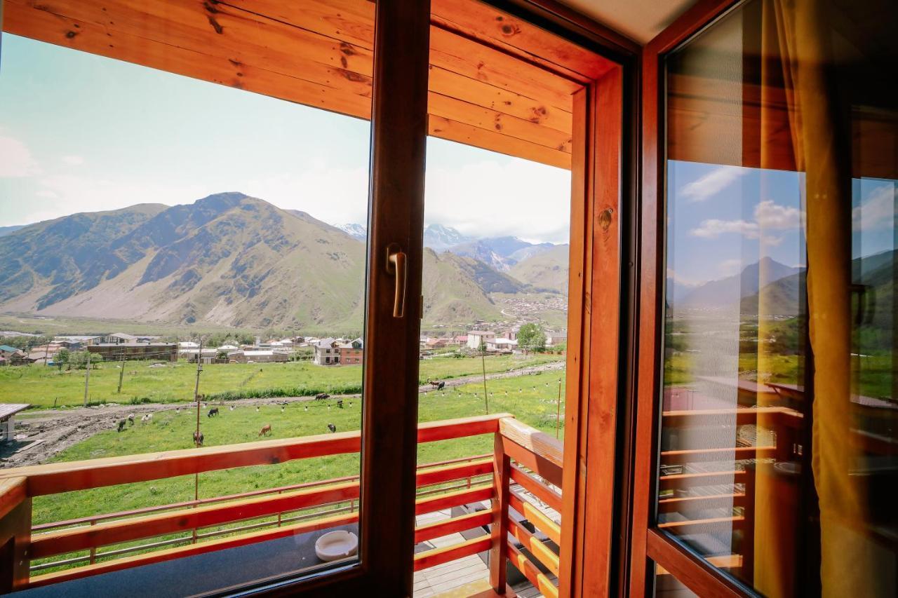Alpenhaus Kazbegi Hotel & Restaurant المظهر الخارجي الصورة